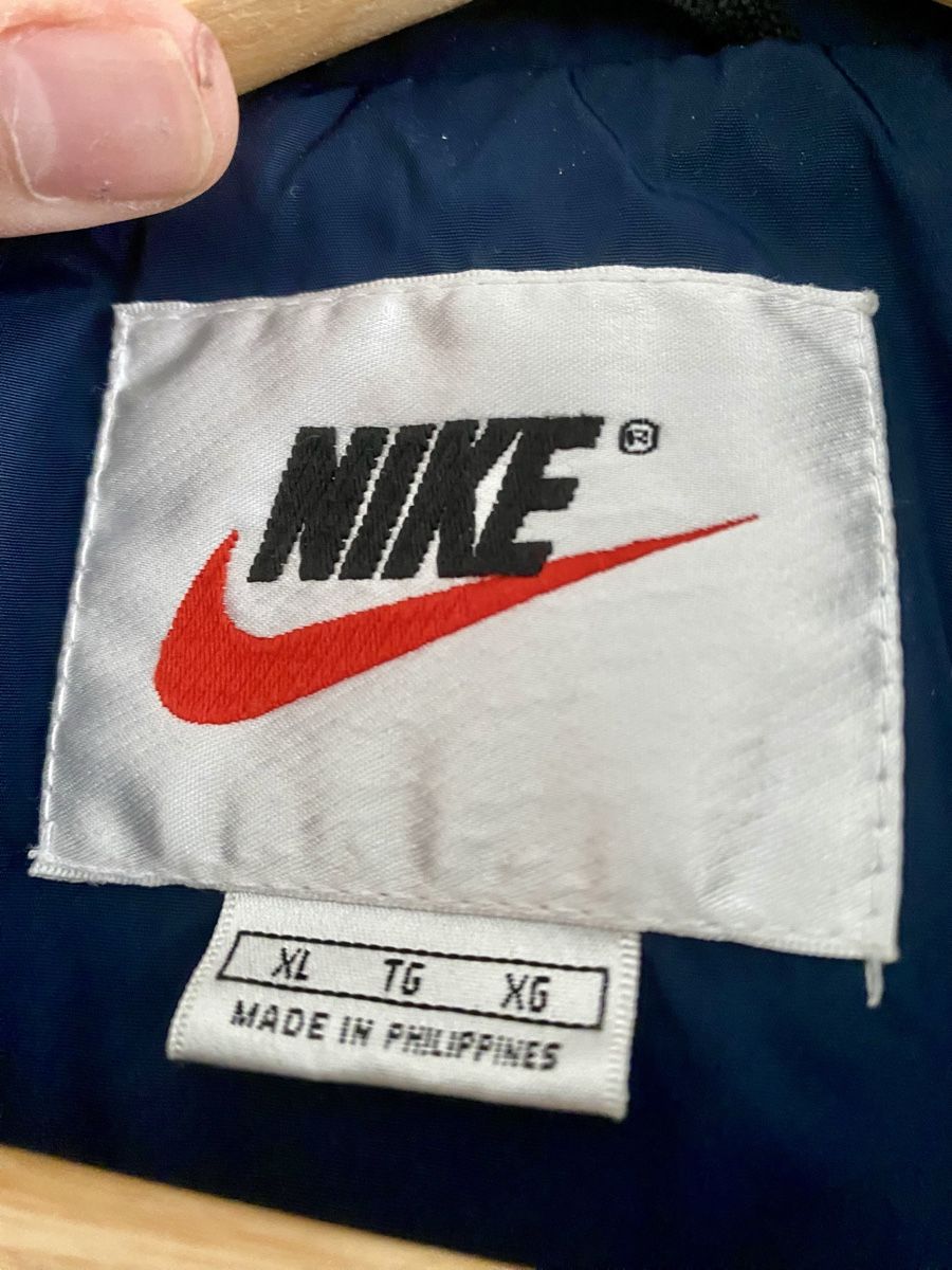 Nike Giacche: Nike Windbreaker Vintage-Style – Usato da Fribourg venduto da Mat_Kull 3