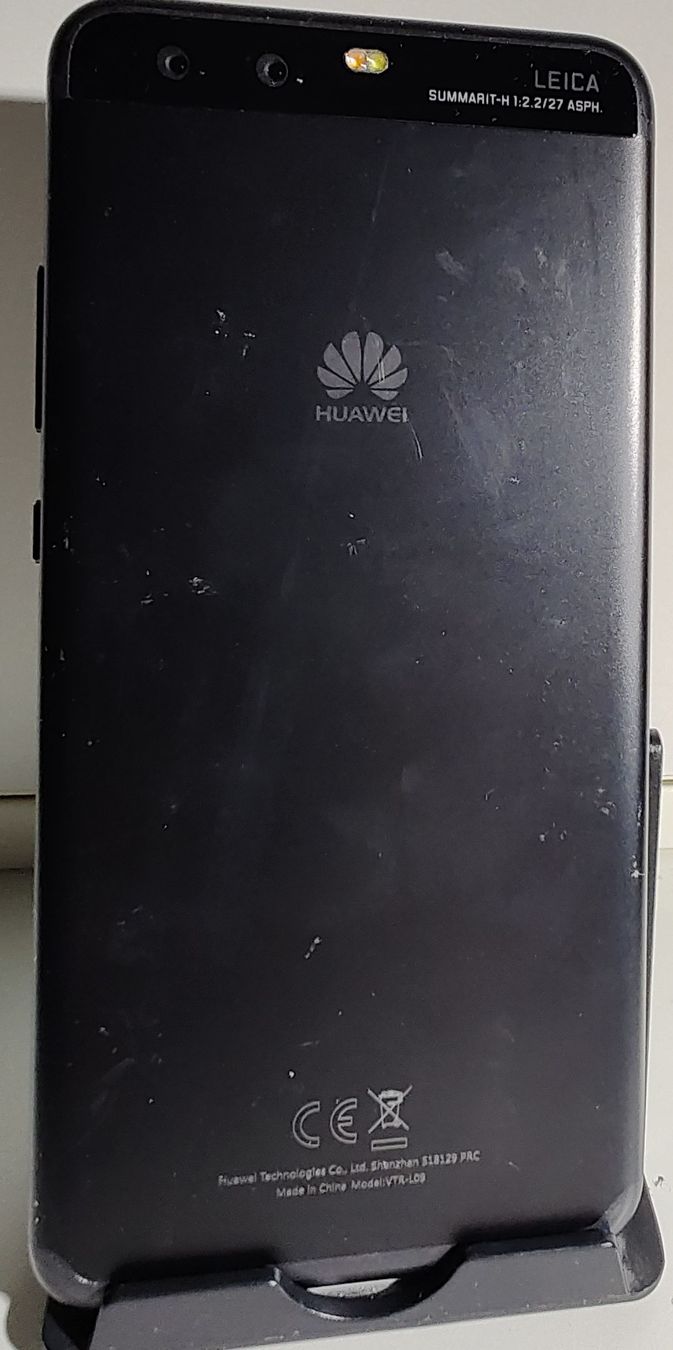 Huawei Telefoni cellulari / Smartphones: Huawei P10 Defekt , Displayglas gesprungen. – Difettoso da La Tour de Peilz venduto da Dejobokin