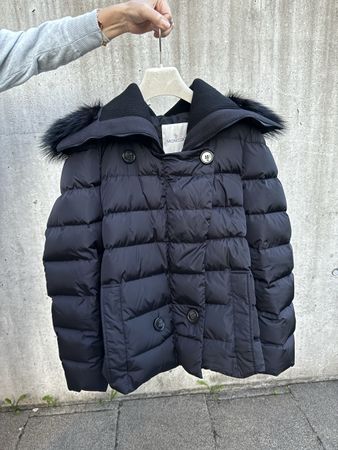 Moncler Daunenjacke mit Pelzbesatz (Grösse 4, Schwarz)