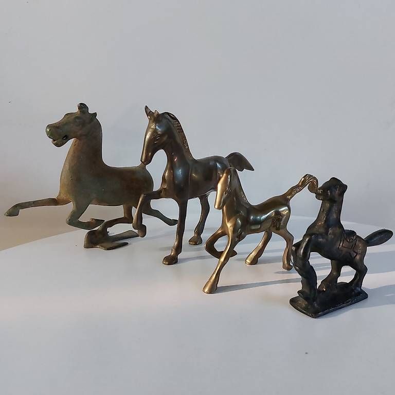 Statuette: Statuettes de chevaux – Usato da Bernex venduto da Weytras