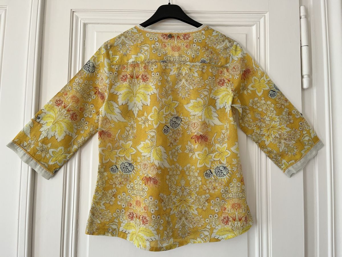 Nile Tops: Haut NILE – Gebraucht aus Lausanne von micou47 1