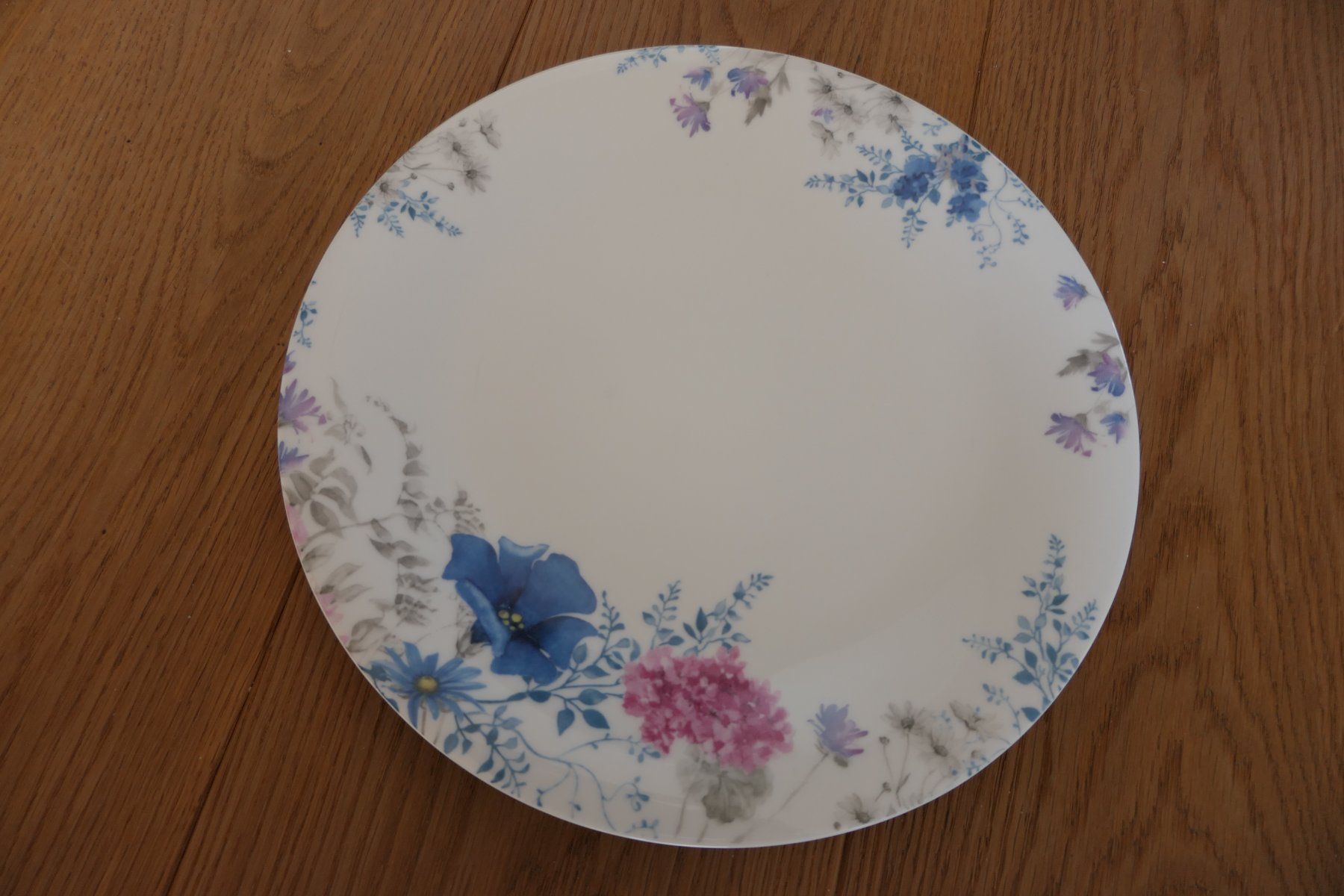 Set di piatti: Geschirrset 36 Teilig für 6 Personen Bone China Blumen Fleur – Nuovo e nell'imballaggio originale da ESCHENBACH SG venduto da MAKULU04 2