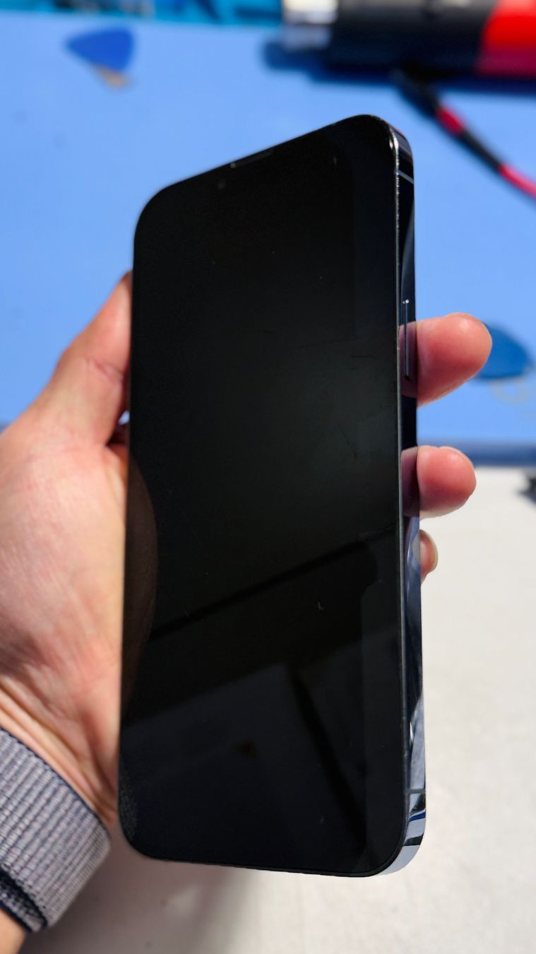 Samsung Telefoni cellulari / Smartphones: Écran iPhone 13 Pro Max original demonté pas de rayures – Usato da Morges venduto da DA-repa 2
