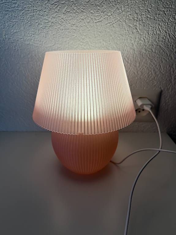 Lampen: Lampe de table /chevet avec led – Neu (gemäss Beschreibung) aus Ollon VD von reefguard 1