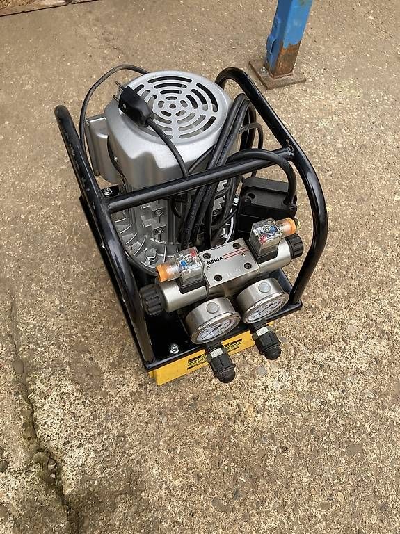 Tutte le macchine: Hydraulik Agregat 750W – Usato da Basel venduto da stahlmann 4