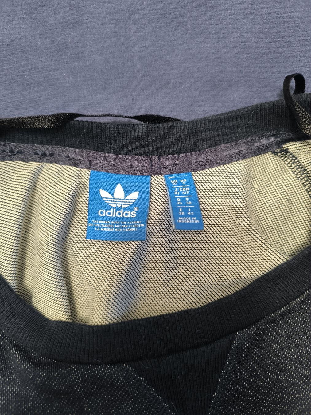 Adidas Pullover & Sweatshirts: Adidas Longpullover dunkelblau Grösse S – Gebraucht aus Bern von Nessli 1
