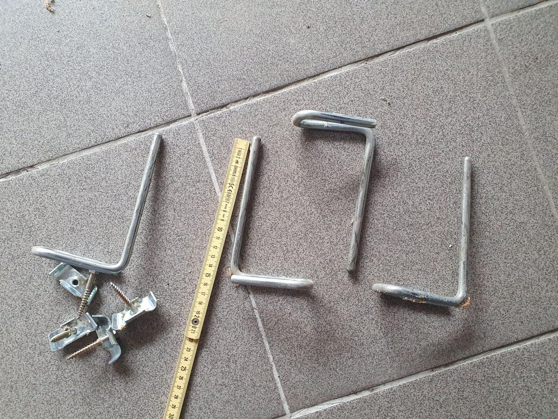 Supporti a parete: Wandhalterungen für Autoräder – Usato da Zuzwil SG venduto da Schiwi02