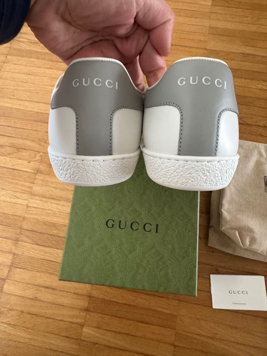 Gucci Chaussures femmes: Gucci Mirco soft Leder Sneaker Gr.38 oder Gr.37.5 – Neuf avec emballage d'origine à Pfäffikon SZ par EMMA0111 1