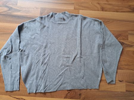 Damen Pullover grau Mockneck Grösse S neuwertig