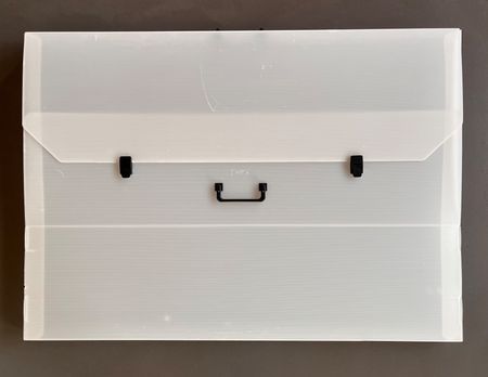 *Zeichenkoffer* *Aufbewahrung Bilder etc.* *75x105x5.5cm*