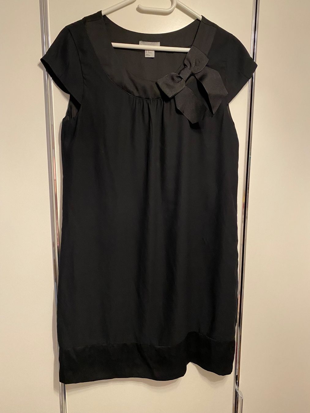 H&M Vestiti: Damen Kleid von H& M gr.40 – Usato da Pfungen venduto da Sheki56
