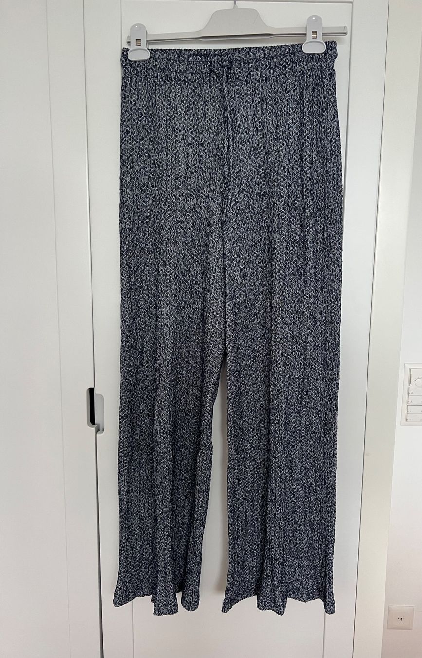 Zara Hosen: blaue Zara Stoffhose – Gebraucht aus Erlenbach von paulina.rad