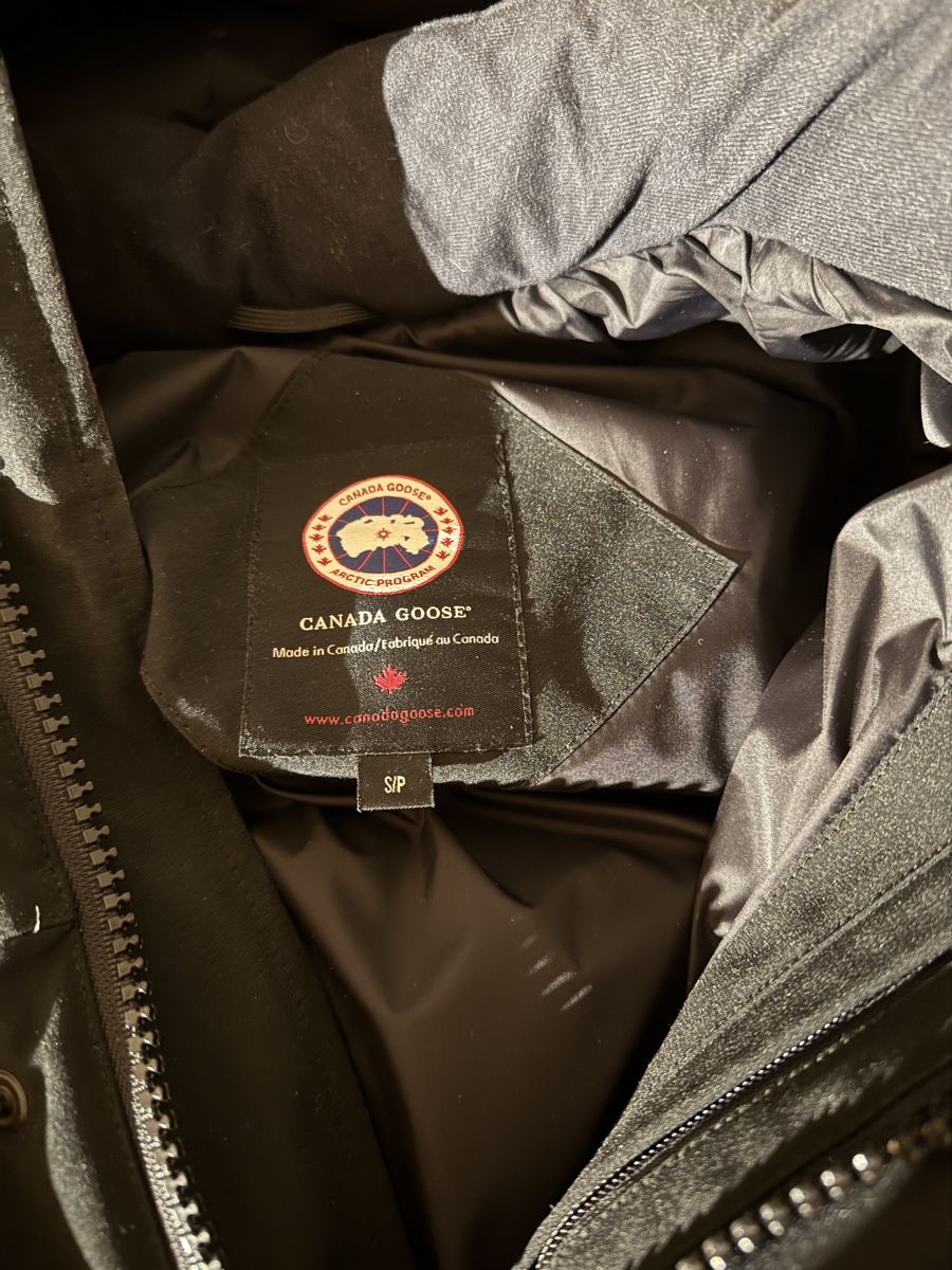 Canada Goose Giacche: Canada Goose Winterjacke Grösse S – Usato da Utzenstorf venduto da Mikaandri 5