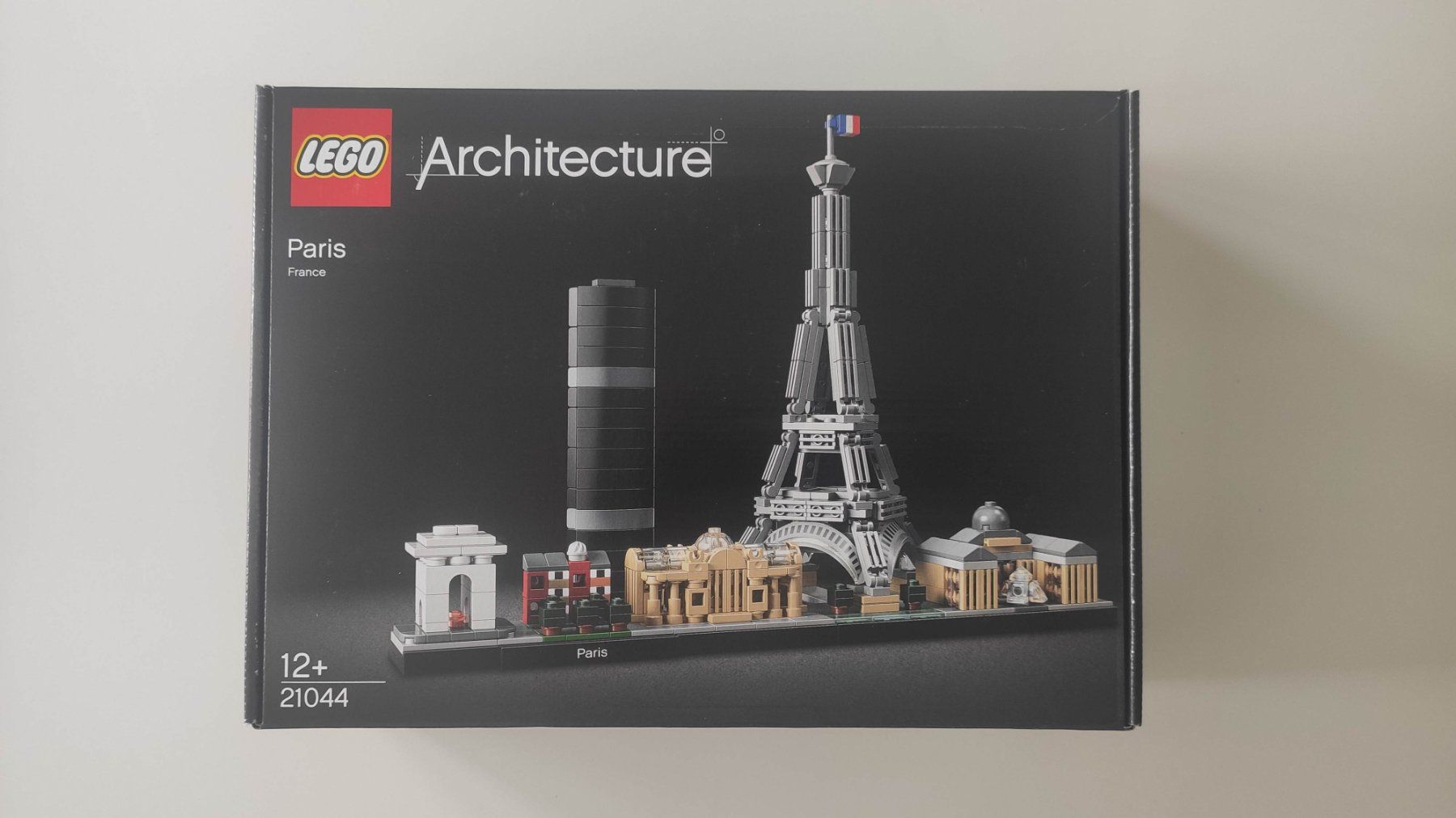 Lego Kit di costruzioni: Lego Architecture 21044 Paris Skyline – Nuovo e nell'imballaggio originale da Muri AG venduto da Wedix