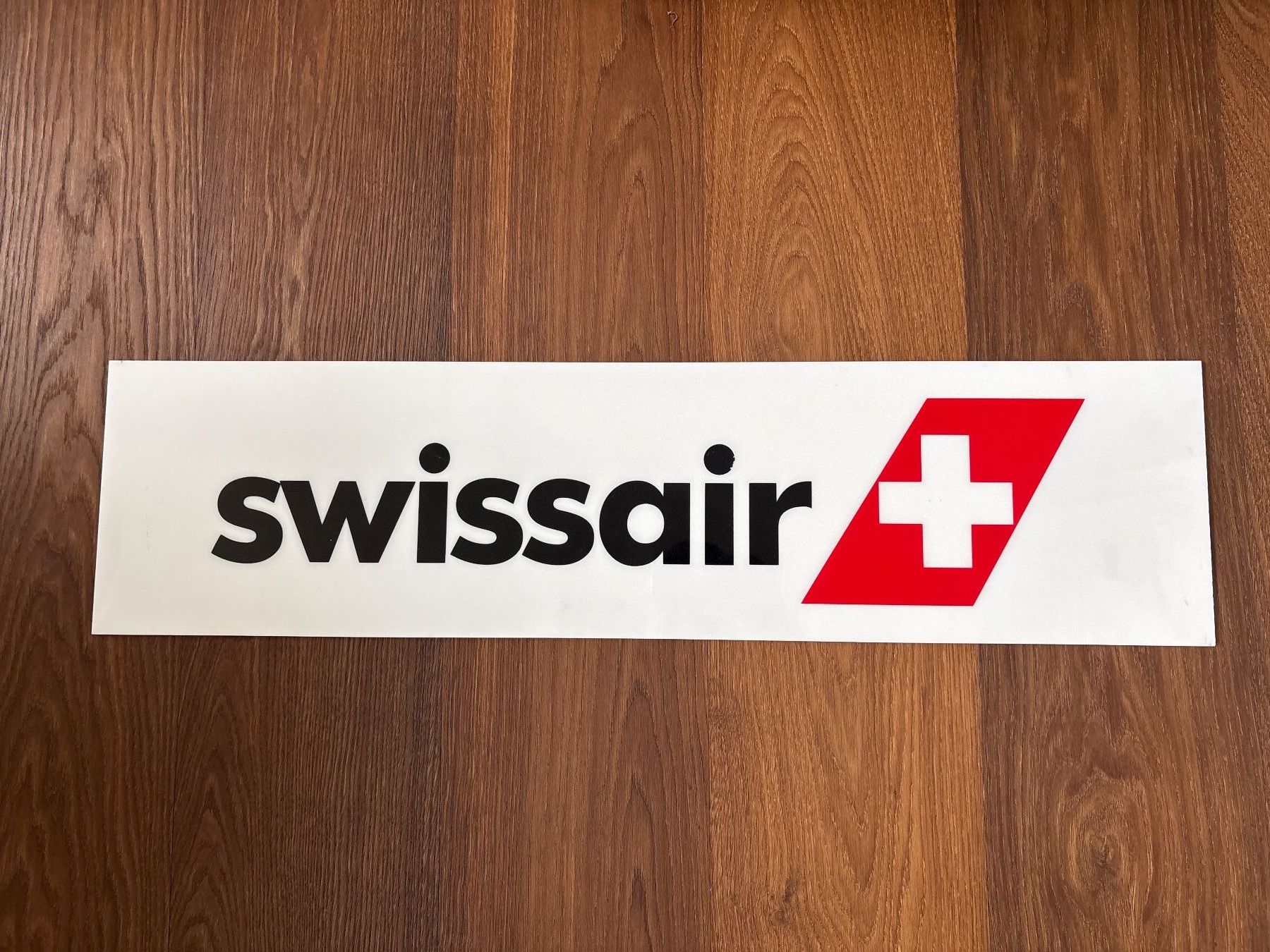 Swissair Insegne: Swissiar Plexiglas Leuchtlogo Schild – Usato da Richterswil venduto da Smartprize