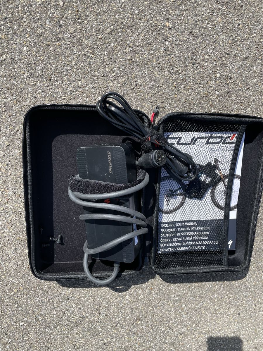 Specialized Caricabatterie: Specialized E-Bike Ladegerät mit originalem Case – Nuovo (secondo la descrizione) da Häuslenen venduto da jus_h7xt