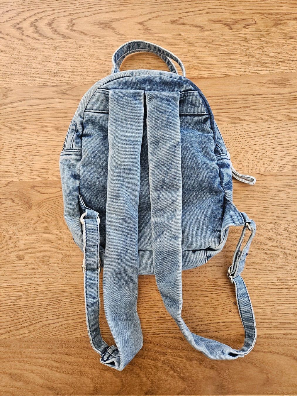 Zaini: Sac à dos en jeans – Usato da Vétroz venduto da sas_yln5 1