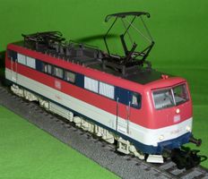 DB  BR 111 DB Versuchsbemalung 1985 585*