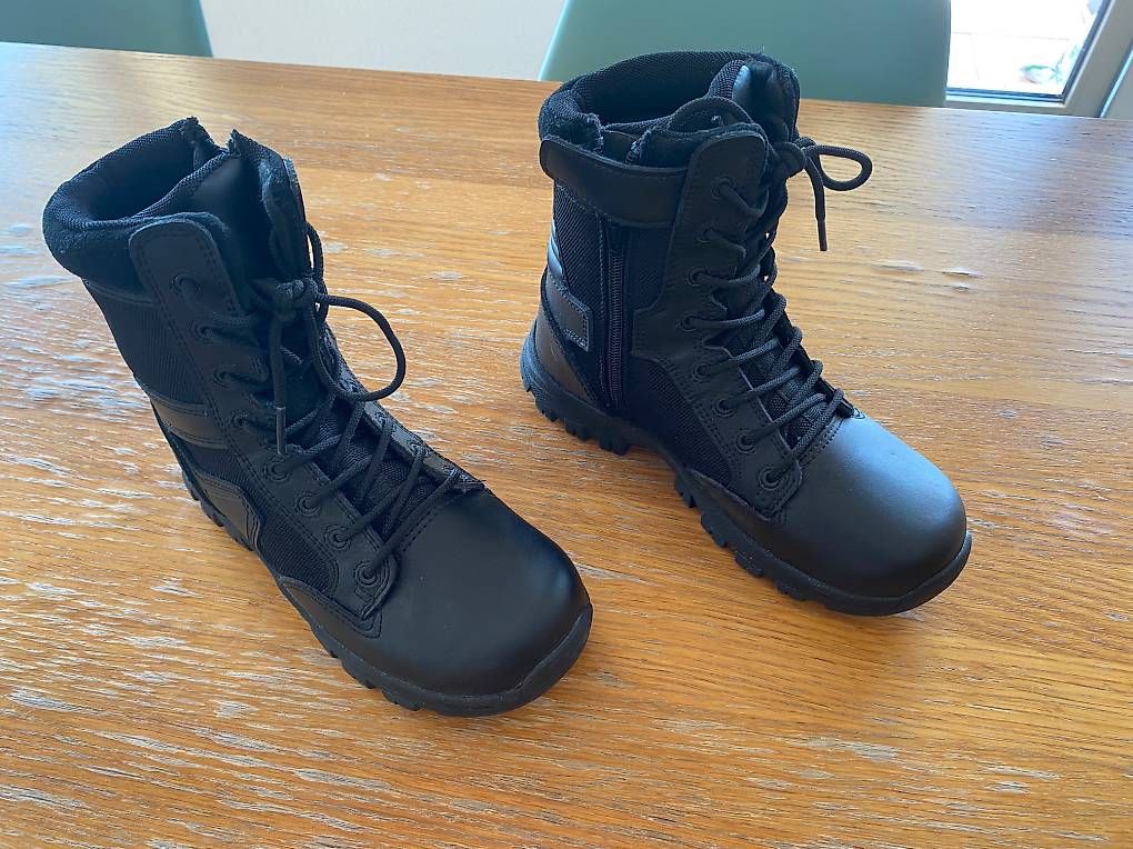 Herrenschuhe: Chaussures dintervention neuves, taille 36 – Gebraucht aus Gollion von Nanouche88