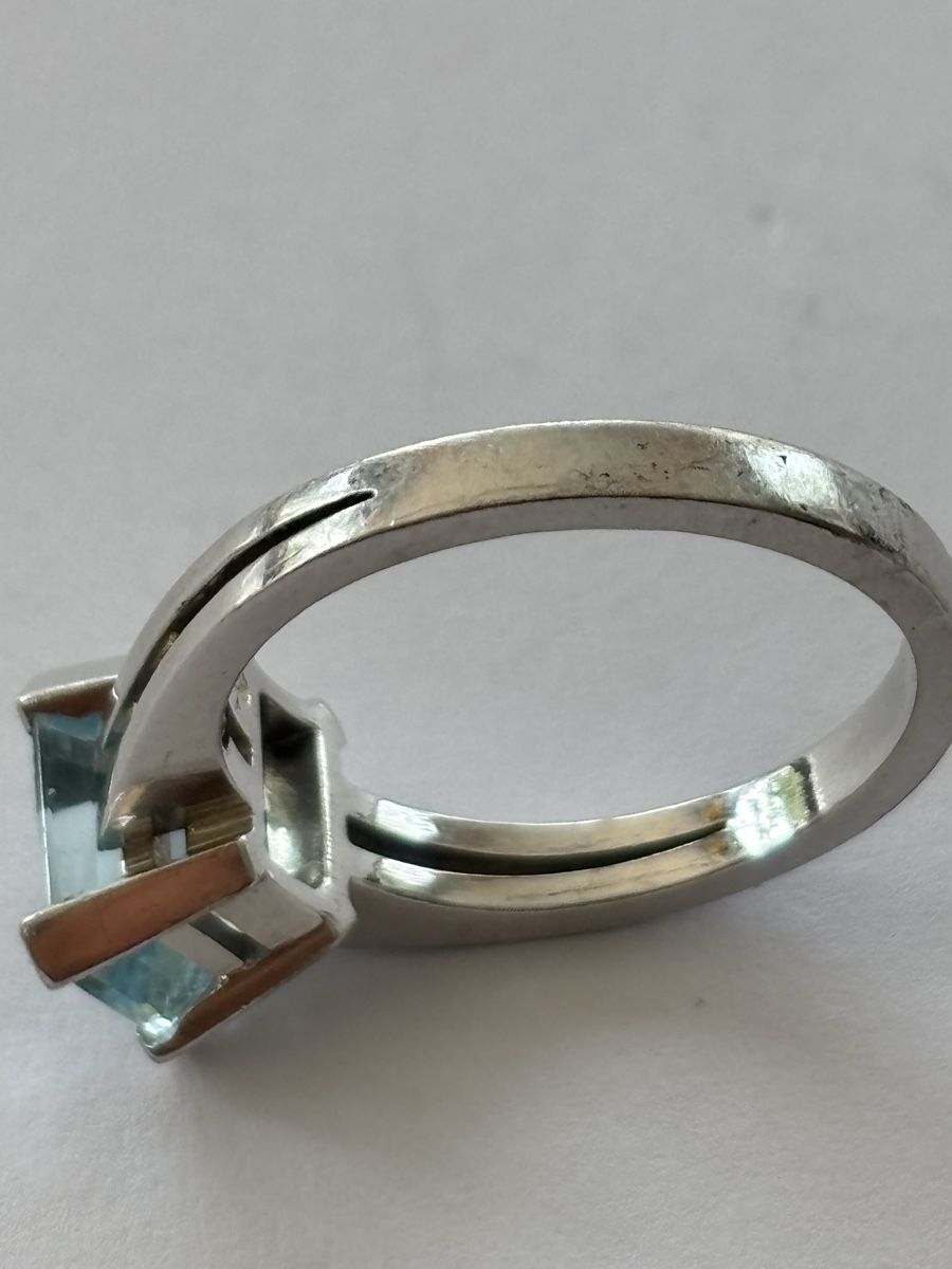 Anelli: Aquamarin Ring 750 Weissgold  – Usato da Langnau am Albis venduto da flusspflege 4