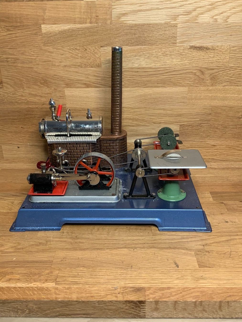 Kit di modellismo & Modellini statici: Dampfmaschine und Mechanik. – Usato da La Heutte venduto da Mikeller74