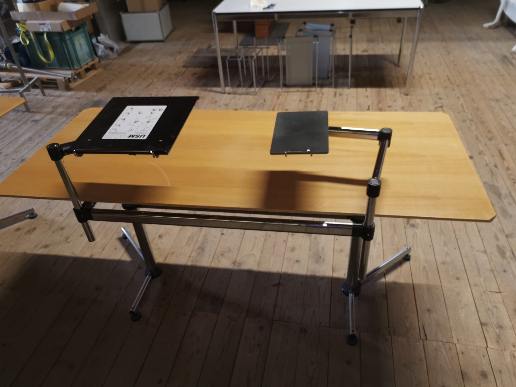 USM Scrivanie: USM Kitos Tisch 90x75x74 – Usato da St. Margarethen TG venduto da Mac-PC 3