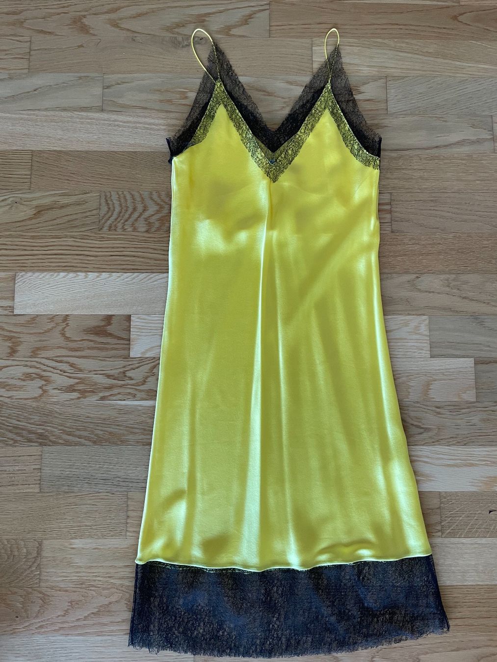 Vestiti: Seidenkleid aus Harrods London – Nuovo (secondo la descrizione) da Richterswil venduto da IrynaL