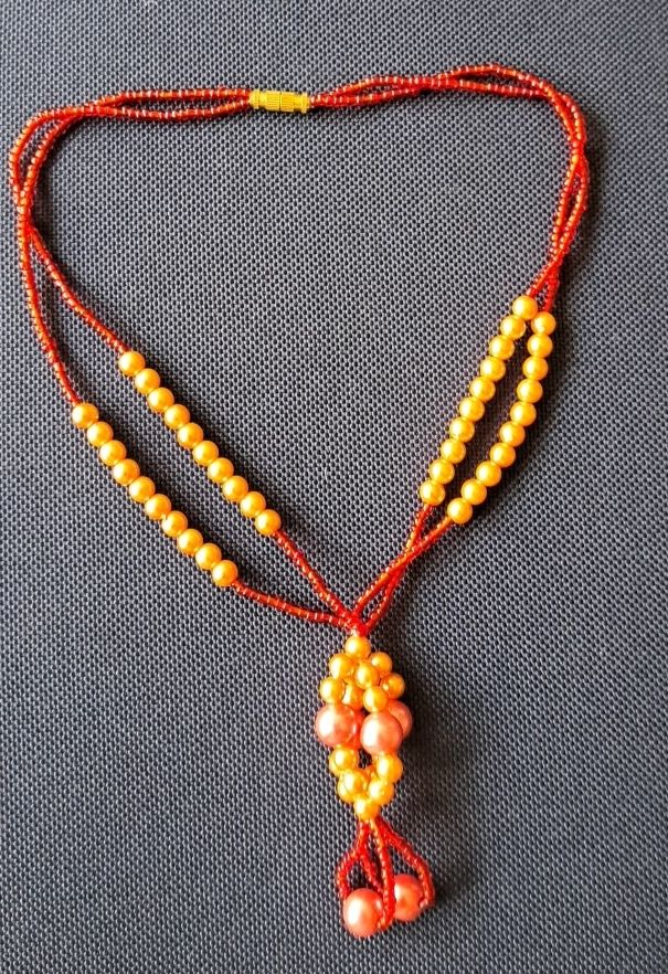 Catenine: Handmade Beaded Necklace - Red pink Summer Accessor – Nuovo (secondo la descrizione) da Bern venduto da mahilini