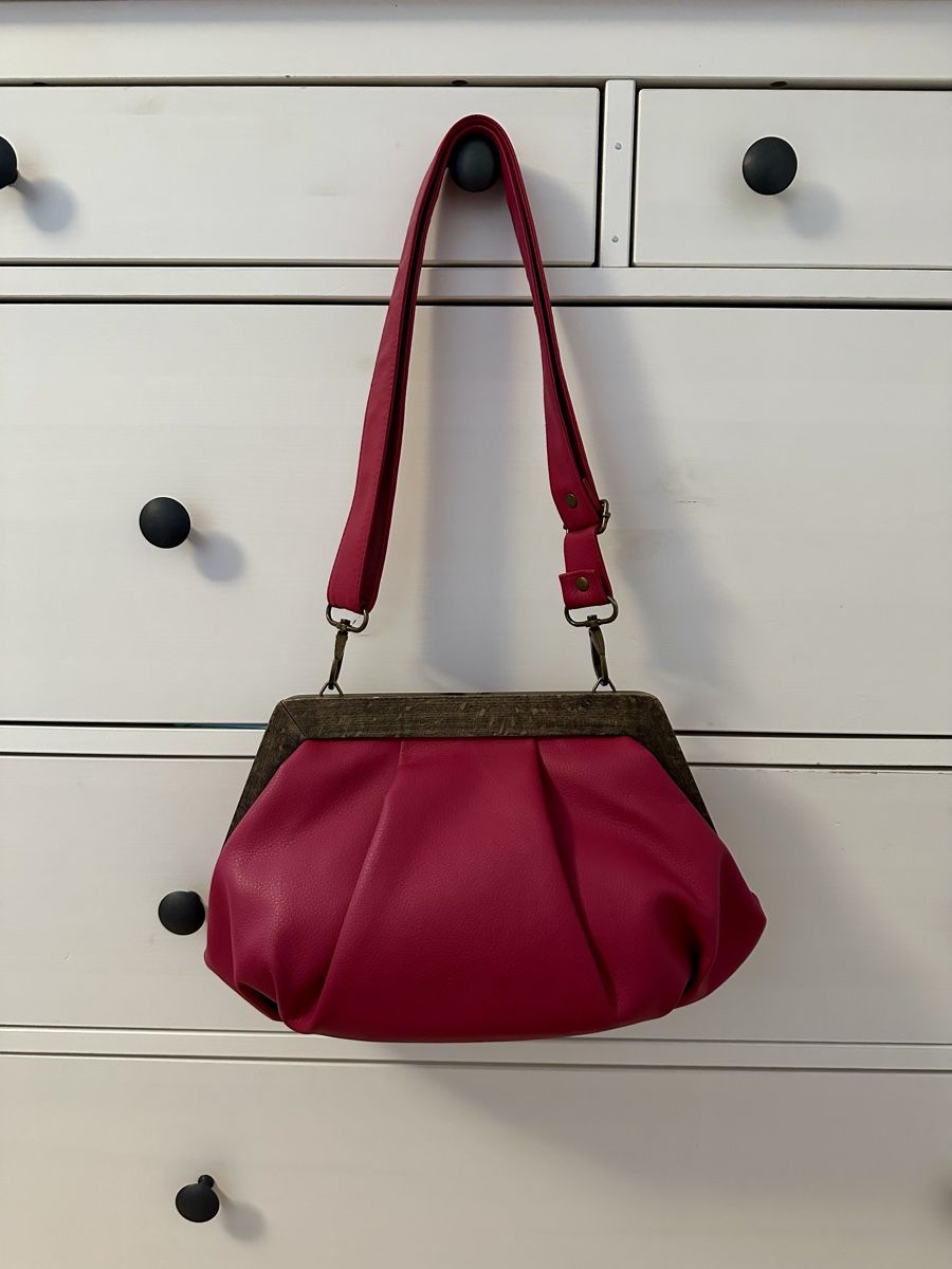 Borse da donna: Redcrow Retro-Chic Raspberry Pink Clutch Bag – Nuovo (secondo la descrizione) da Langnau am Albis venduto da vitaklimova 3