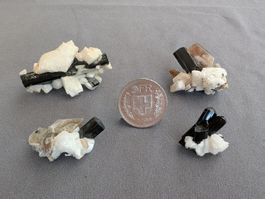 8 Stufen mit Turmalin, Muskowit & Feldspat (Set 6)