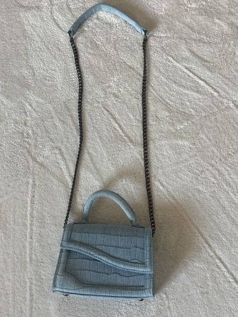 Tasche Zara hellblau Jeans mit Kette neuwetig