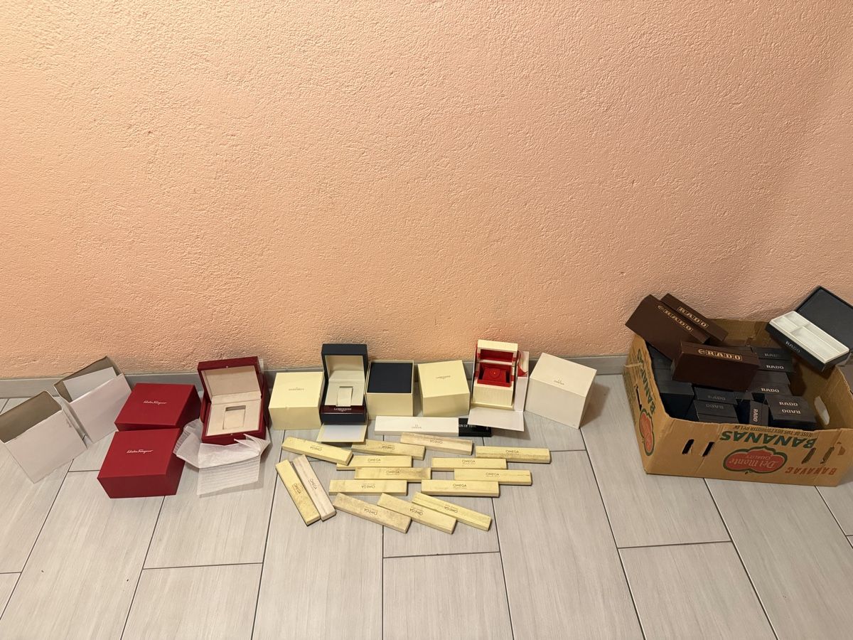 Omega Orologi: Liquidation boîtes à montres OMEGA – Usato da bassecourt venduto da LiN2004