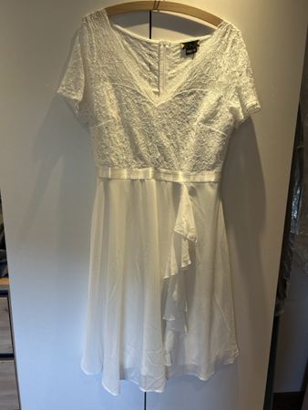 Sommerliches, weisses Kleid mit Spitze, Grösse L