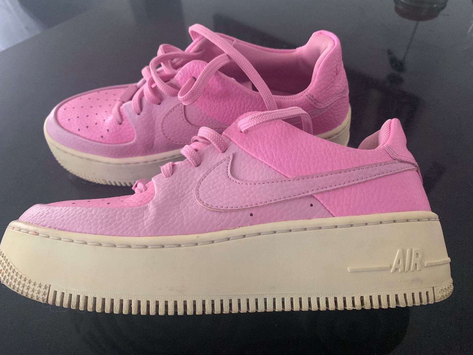 Nike Damenschuhe: Nike Air Force One Sneaker, rosa, Gr. 38 – Gebraucht aus Wiesendangen von Babalegi 2
