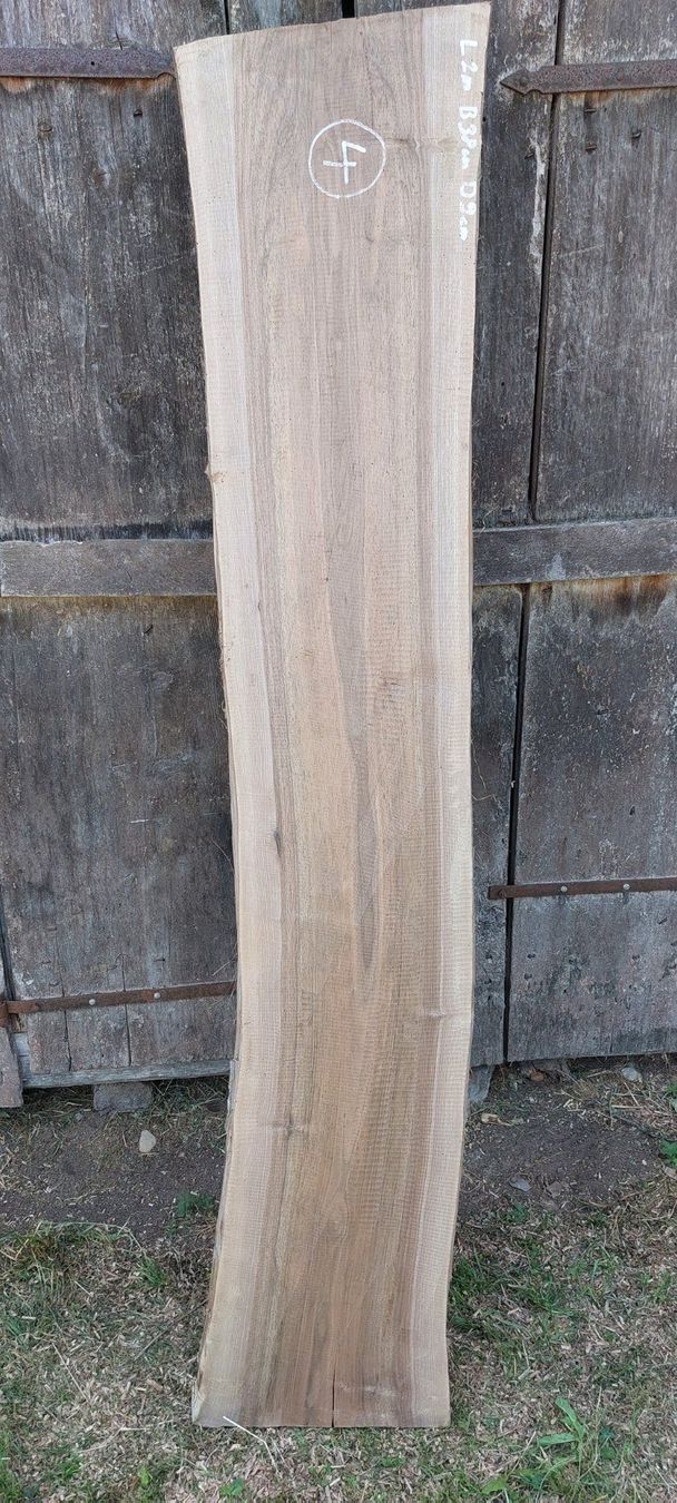 Articoli in legno: Schweizer Nussbaumholz – Difettoso da Giswil venduto da Stocki02 1