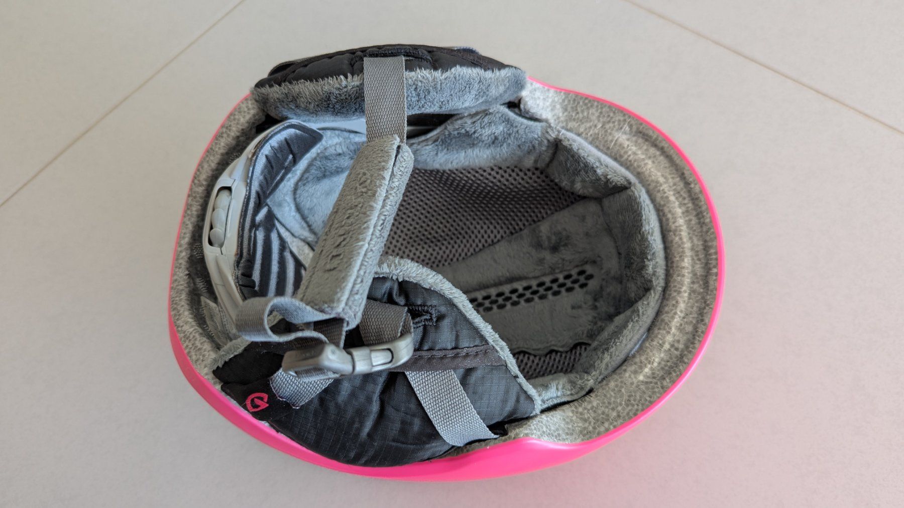 Giro Caschi: Giro Kinder Skihelm mit Skibrille – Usato da Adligenswil venduto da Enigma 2