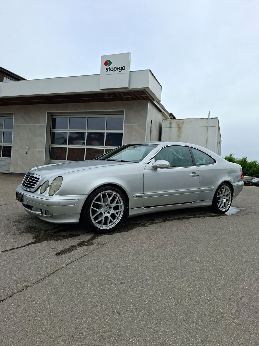 Mercedes-Benz Automobili: Mercedes CLK 320 – Usato da La Tour-de-Trême venduto da evapetreanu