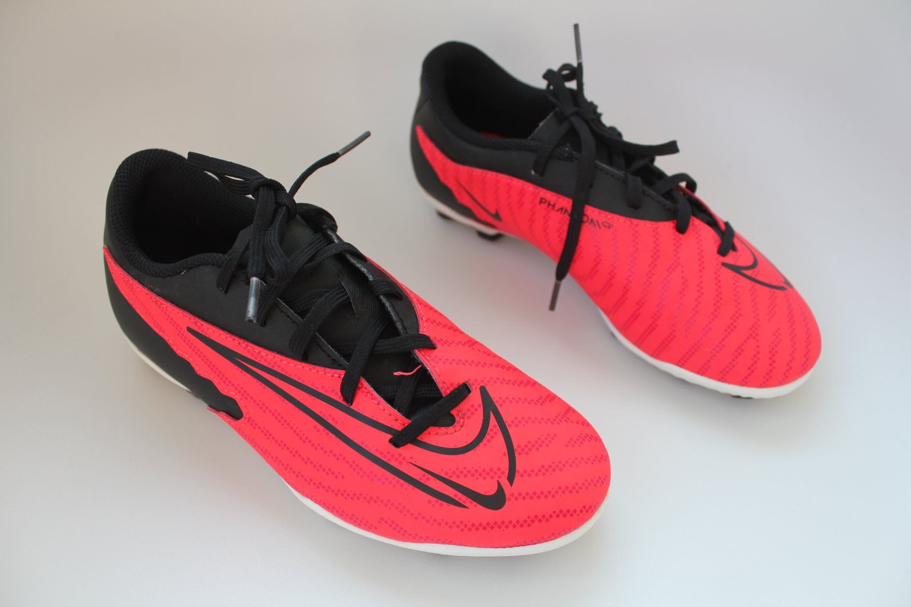Nike Schuhe für Jungen: Chaussures de football Nike Phantom    t. 35.5 – Gebraucht aus Peseux von Gilloss 2