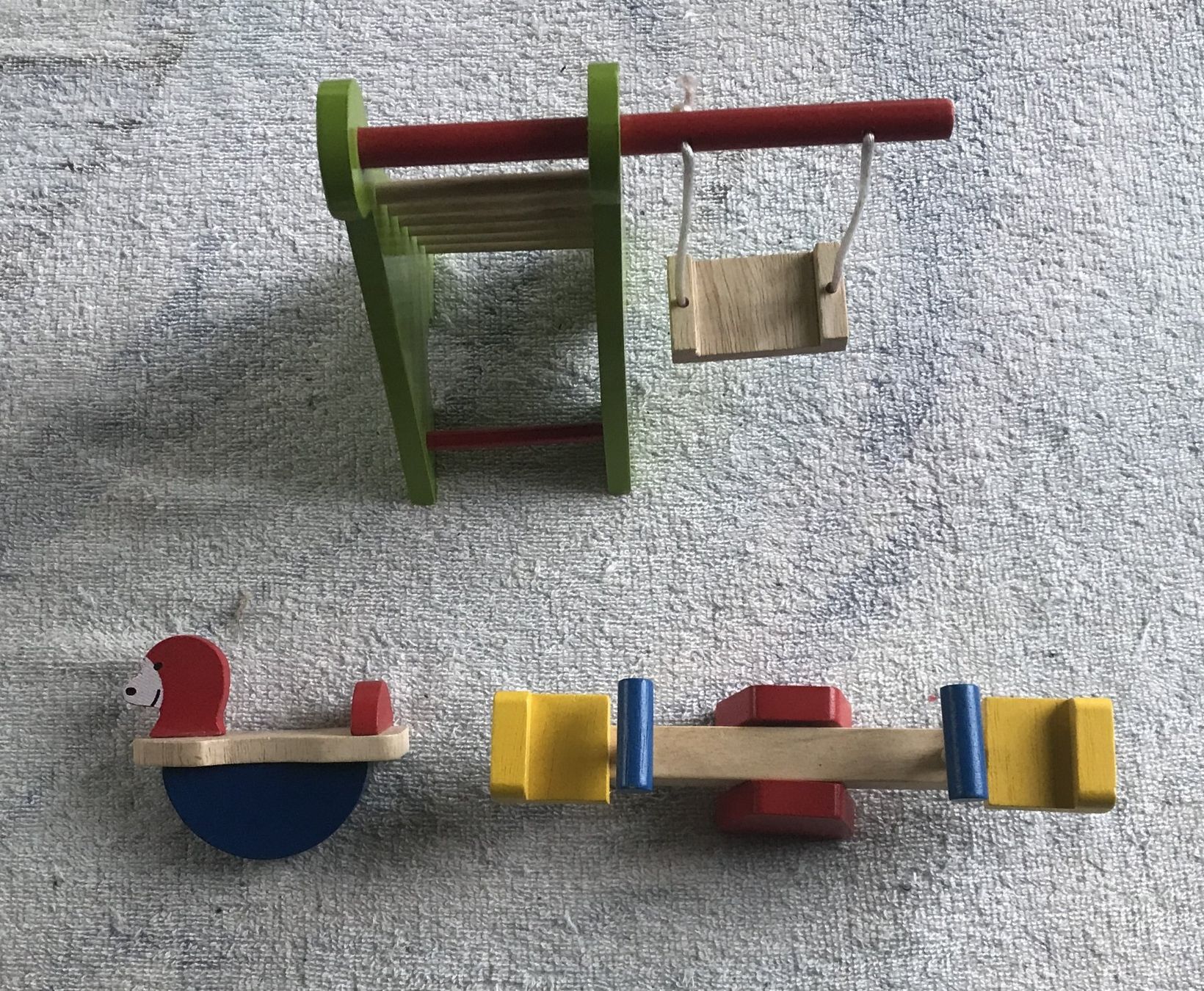 Case e mobili per bambole: PUPPENHAUS ARTIKEL – Usato da Ostermundigen venduto da Kari1937