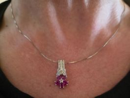 585 Karat Gold Kette + 18 Karat Anhänger Diamanten Rubine