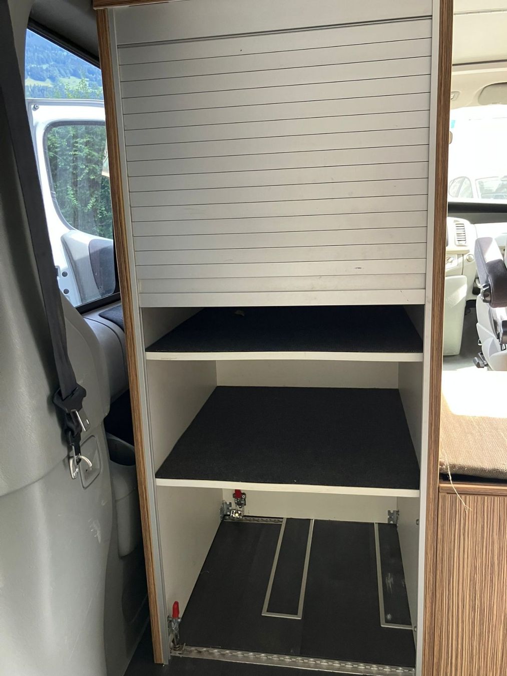 Renault Veicoli da campeggio: Renault Trafic 2.5dci Automat 7 Plätzer oder Camper MFK12.24 – Usato da Fischenthal venduto da inf_k2jf 7