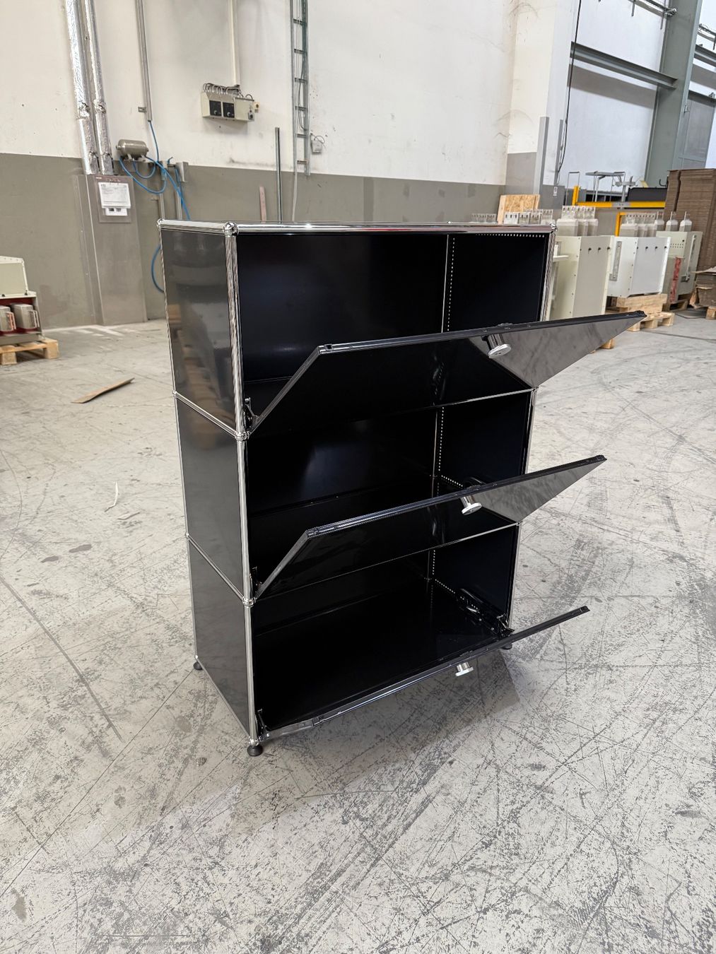 USM Regale: USM Haller Sideboard 1x3 Graphitschwarz 1x3 Q2 – Gebraucht aus Balsthal von Designhaus.Schmitt 6