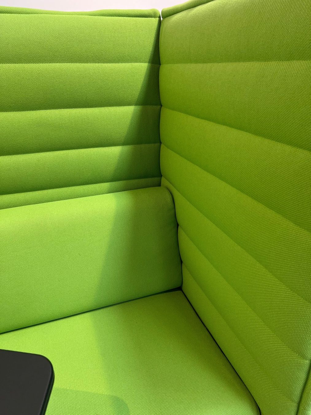 Vitra Sofas: 006 VITRA Alcove Work Highback Sofa – D'occasion à Wangen an der Aare par TBYN 3