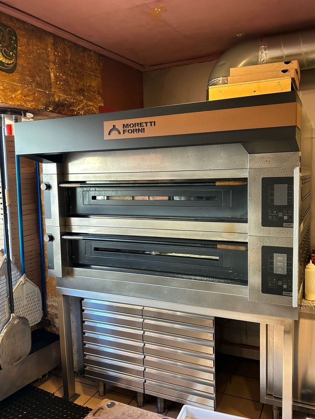 Forni per pizza: A vendre Four Moretti professionnel pizza – Usato da Avry-sur-Matran venduto da reb_n2pv 3