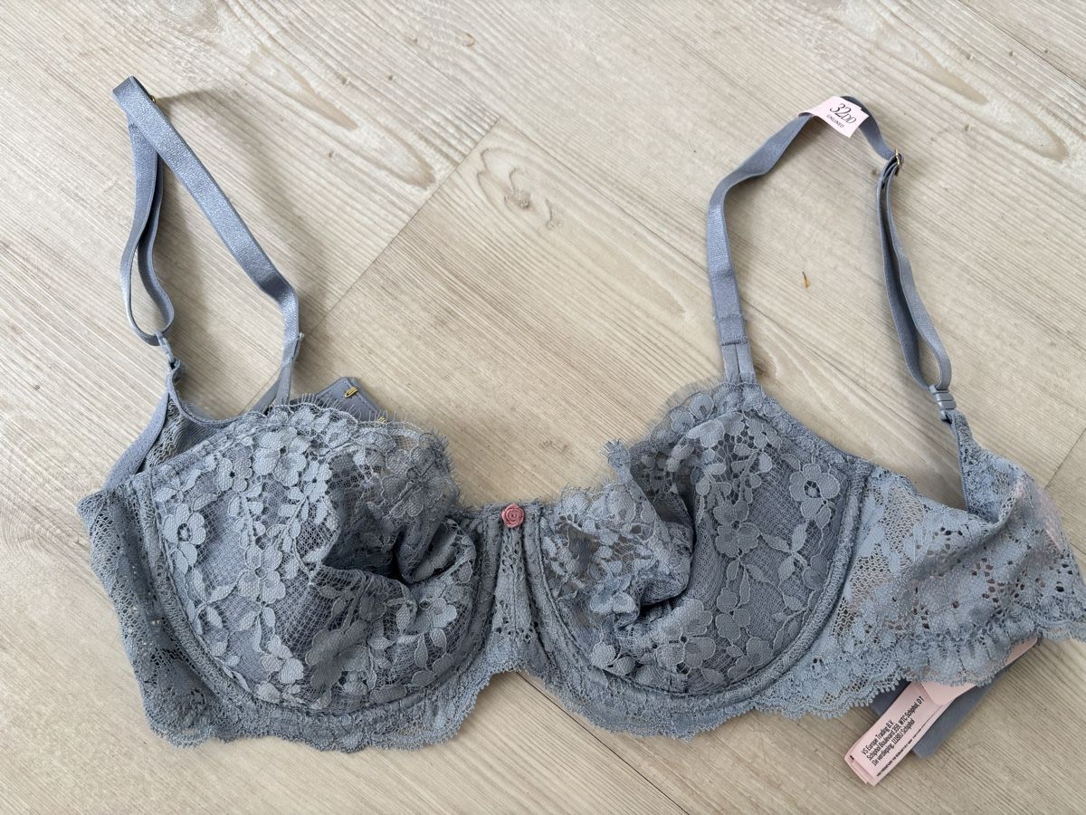 Victoria's Secret Altra biancheria intima: Victorias Secret BH – Nuovo (secondo la descrizione) da therwil venduto da ayumi991