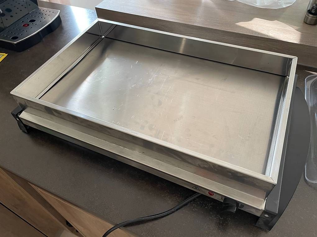 Büffets: Chauffe-plat / Buffet chauffant – Gebraucht aus Yvonand von Musicman5 1