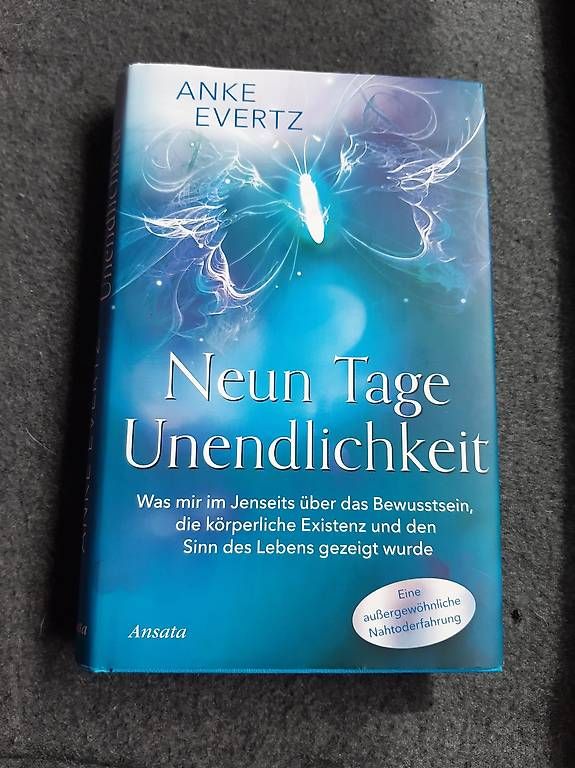 Libri: Neun tage unendlichkeit – Usato da Nebikon venduto da Haidihooo