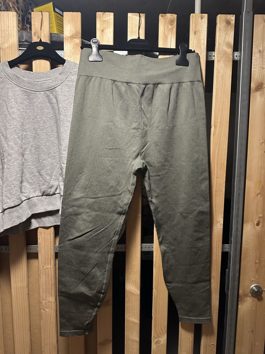 H&M Lotti di vestiti: H&M Move Sportset Gr. XXL – Usato da Uster venduto da staernli4 2