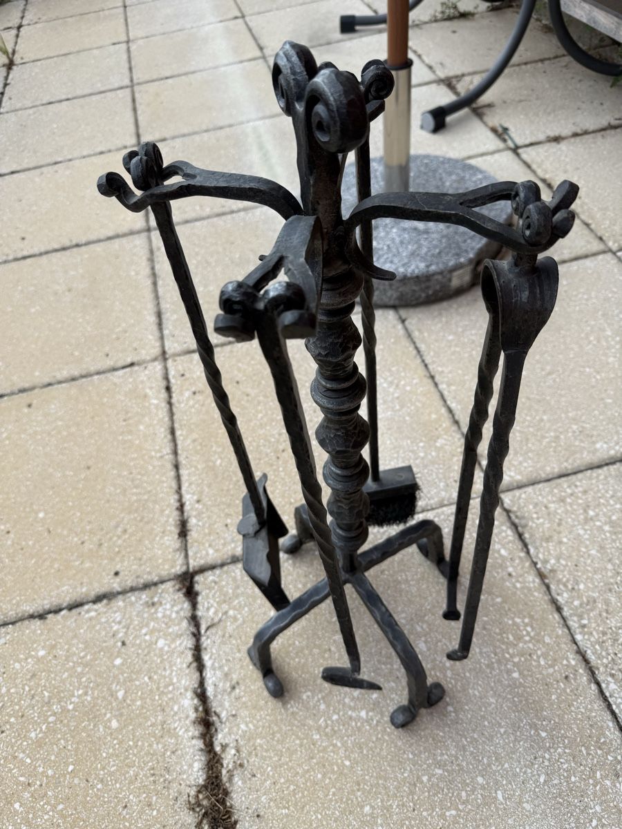 Tous les outils: Kaminbesteck 4Teilig Eisen handgeschmidet – D'occasion à Glattbrugg par Xena14 2