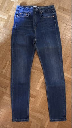 Zara dark wash skinny jeans size 36